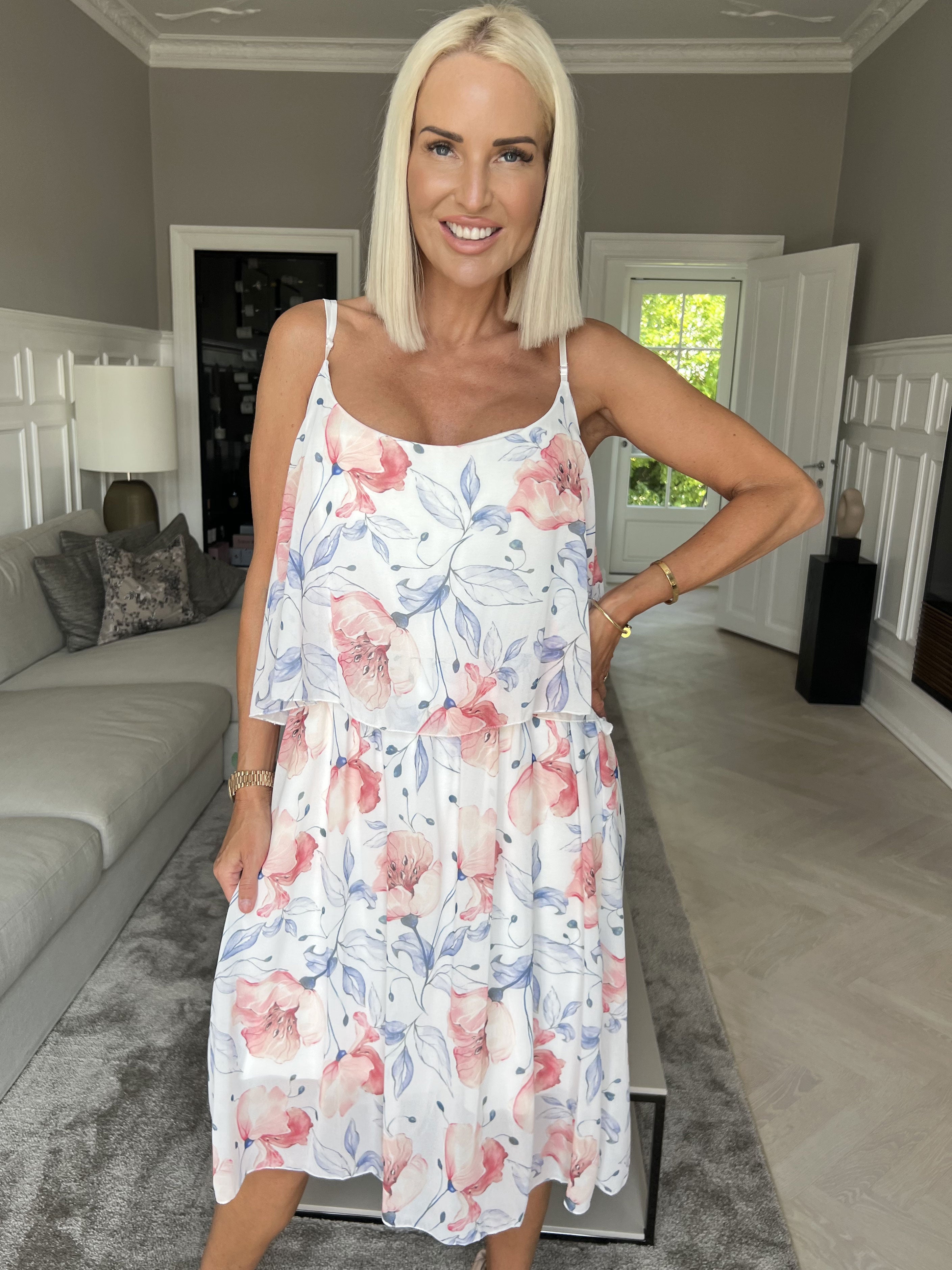 Pavo - Sød sommerkjole med chiffonlag yderst